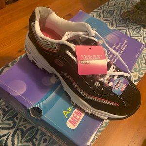 Skechers D’lites w memory foam